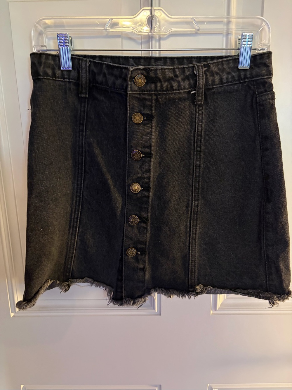 Sadie & Sage Black Button-Front Mini Skirt